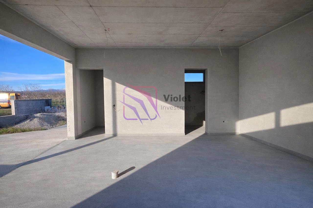 Kuca-sa-bazenom-u-naselju-Farmaci-Podgorica-13 Kuća 259 m² – Farmaci, Podgorica — fotografija 14