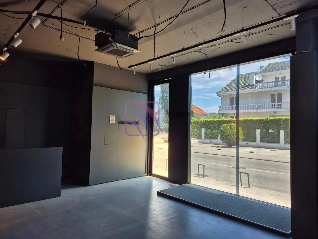 Poslovni-prostor-150-m²-u-ulici-Nova-Dalmatinska-Podgorica-1 Izdavanje: Poslovni prostor 150 m² – Dalmatinska, Podgorica — fotografija 2