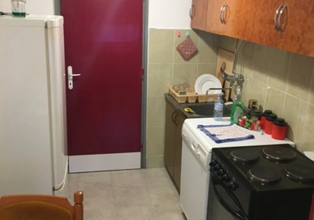 Dvosoban-stan-sa-dvoristem-u-Petrovcu-Budva-10 Dvosoban stan 15 m² – Petrovac, Budva — fotografija 11