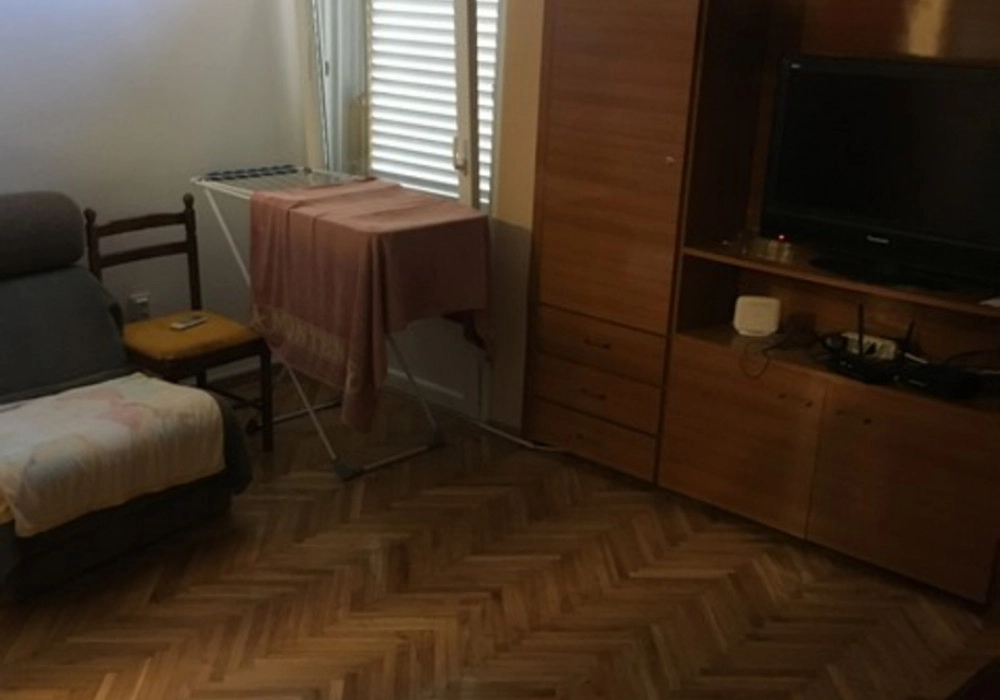 Dvosoban-stan-sa-dvoristem-u-Petrovcu-Budva-12 Dvosoban stan 15 m² – Petrovac, Budva — fotografija 13