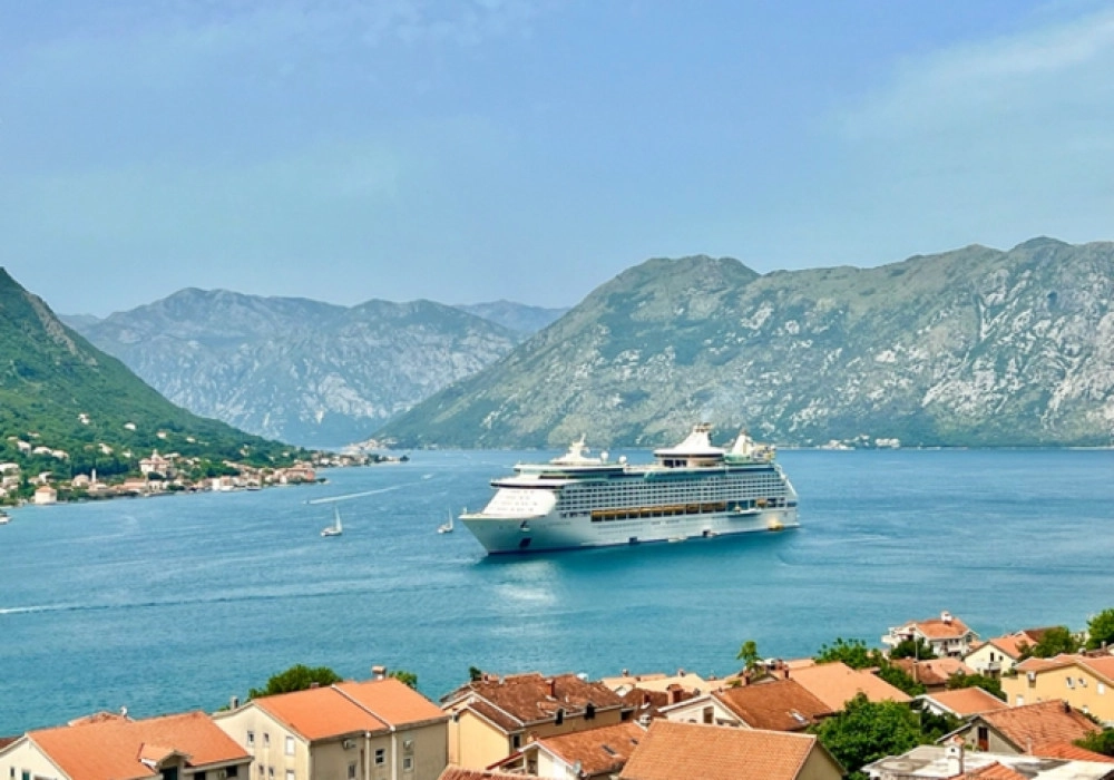 Dvosoban-stan-sa-pogledom-na-more-u-Dobroti-Kotor Dvosoban stan sa pogledom na more u Dobroti