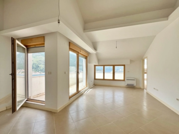 Dvosoban stan 120 m² – Dobrota, Kotor — fotografija 3