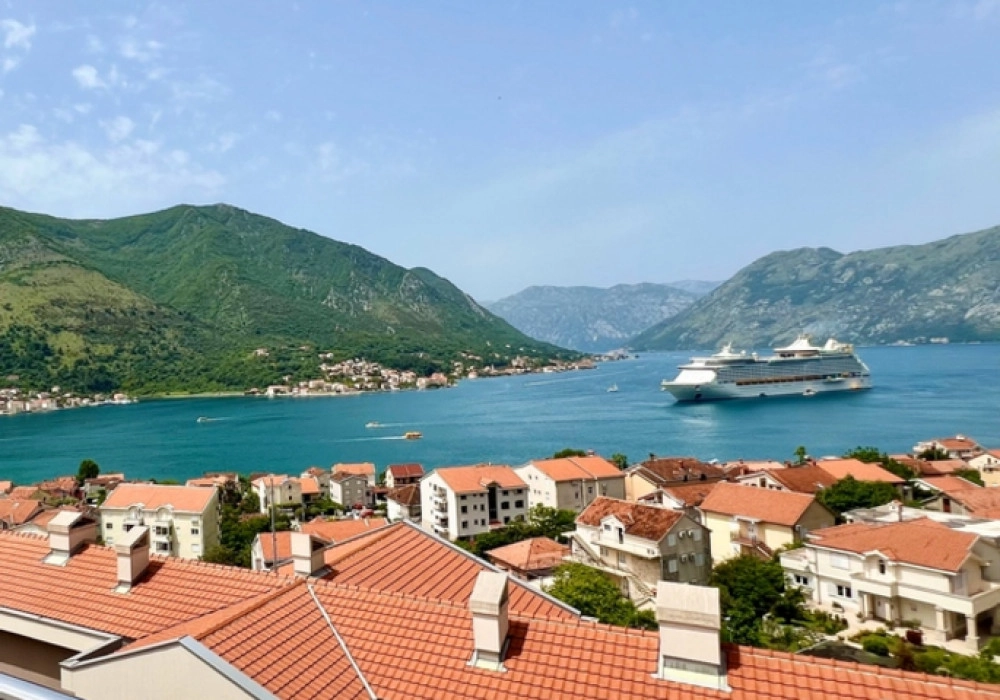 Dvosoban-stan-sa-pogledom-na-more-u-Dobroti-Kotor-14 Dvosoban stan 120 m² – Dobrota, Kotor — fotografija 15