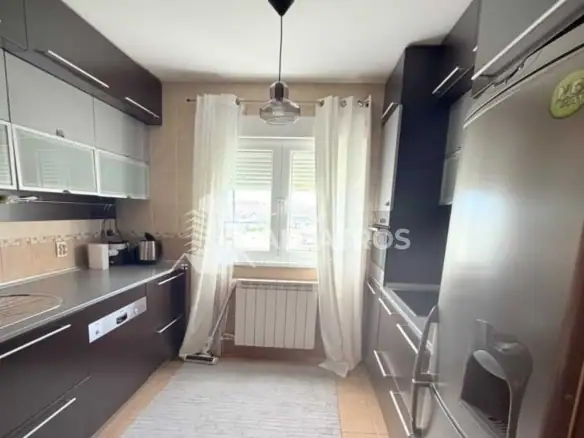 Dvosoban stan 76 m² – Bar — fotografija 3