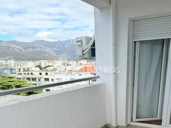 Dvosoban stan 76 m² – Bar — fotografija 11