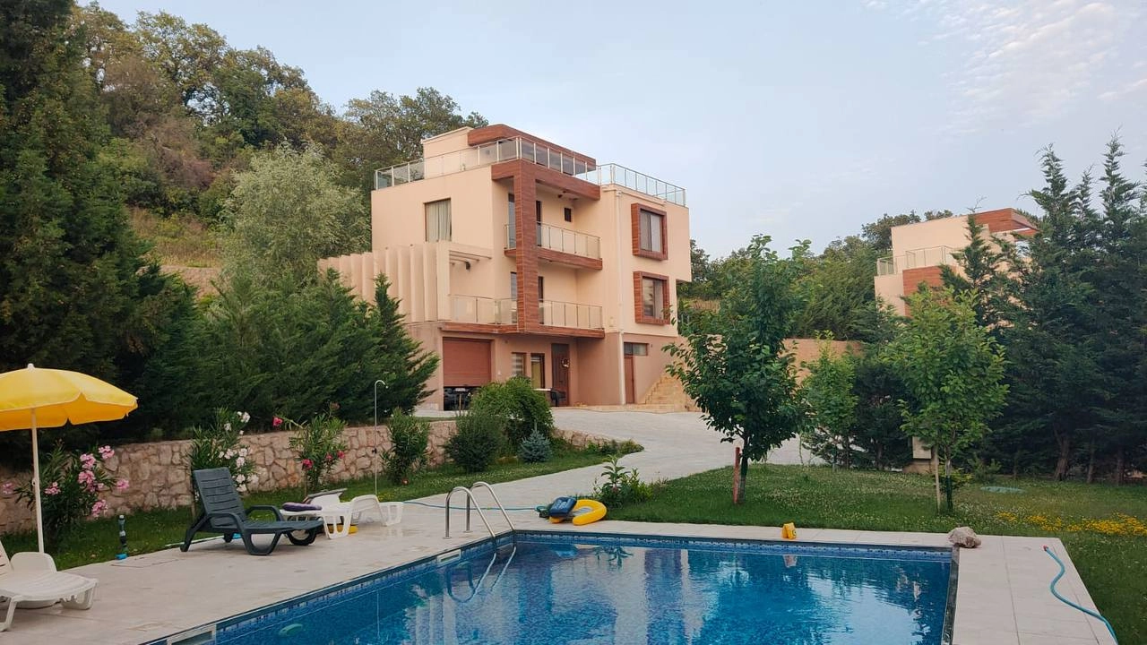 Kuca-sa-bastom-u-Dobroj-Vodi-Bar-1 Kuća 320 m² – Dobra Voda, Bar — fotografija 2