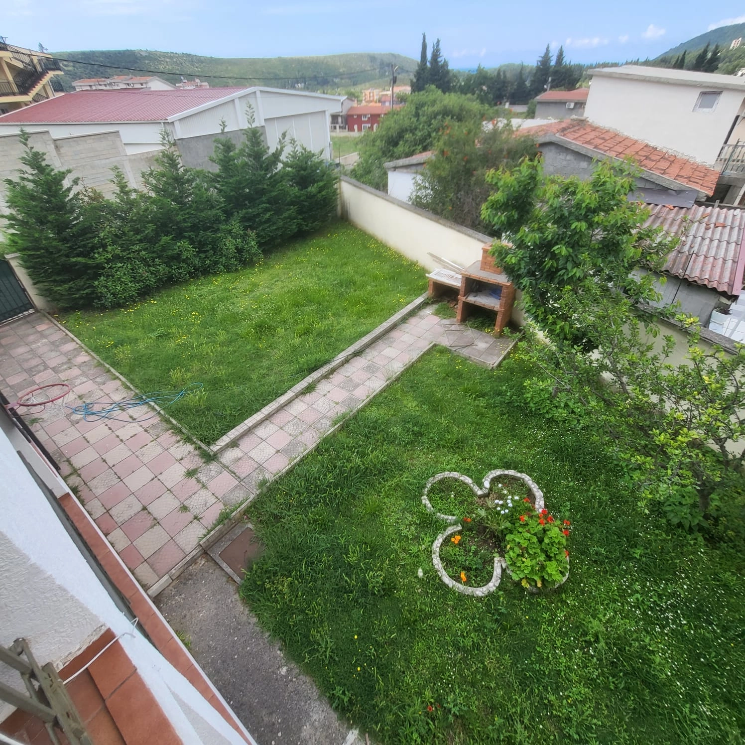Kuca-sa-tri-sprata-u-Sutomoru-Bar-3 Kuća 410 m² – Sutomore, Bar — fotografija 4