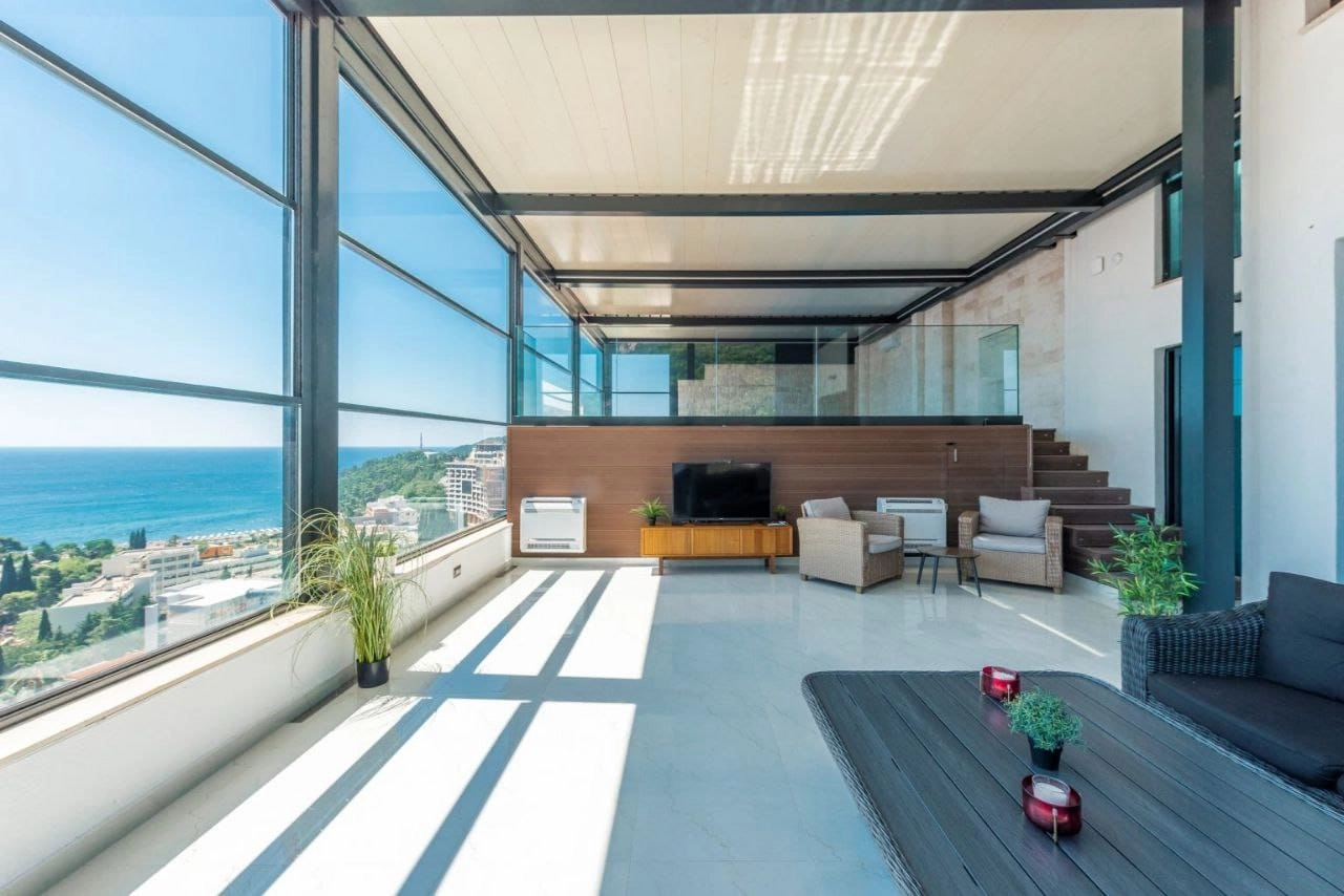 Penthaus-sa-bazenom-i-pogledom-na-more-Becici-Budva-1 Stan 300 m² – Bečići, Budva — fotografija 2