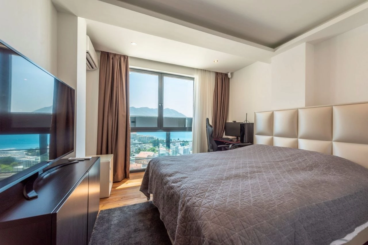 Penthaus-sa-bazenom-i-pogledom-na-more-Becici-Budva-5 Stan 300 m² – Bečići, Budva — fotografija 6