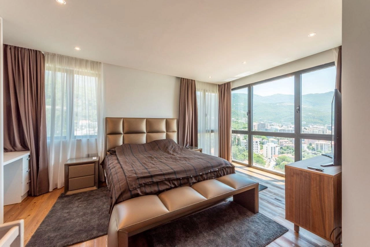 Penthaus-sa-bazenom-i-pogledom-na-more-Becici-Budva-7 Stan 300 m² – Bečići, Budva — fotografija 8