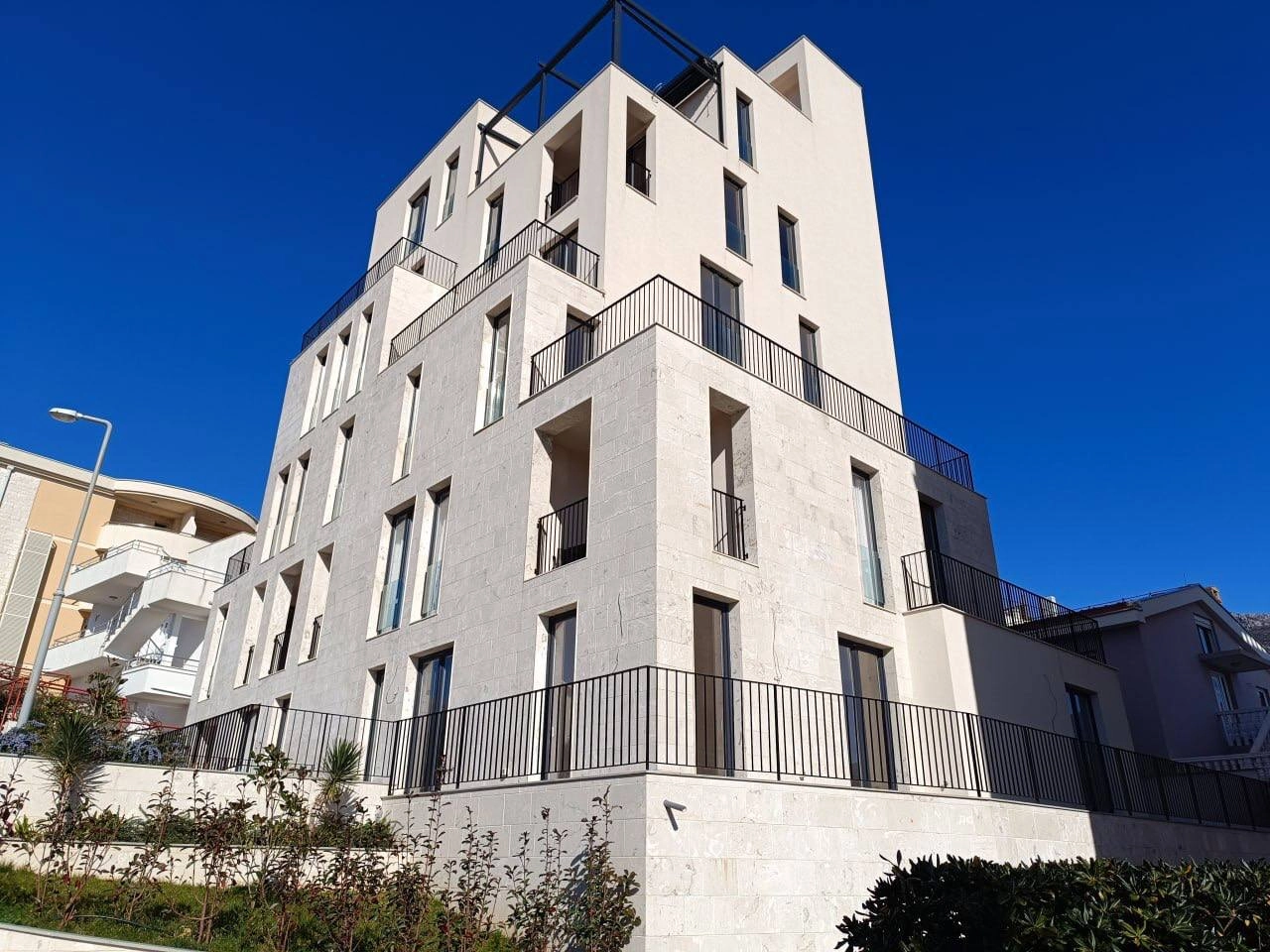 Dvosoban-stan-s-pogledom-na-more-Becici-Budva-7 Dvosoban stan 76 m² – Bečići, Budva — fotografija 8