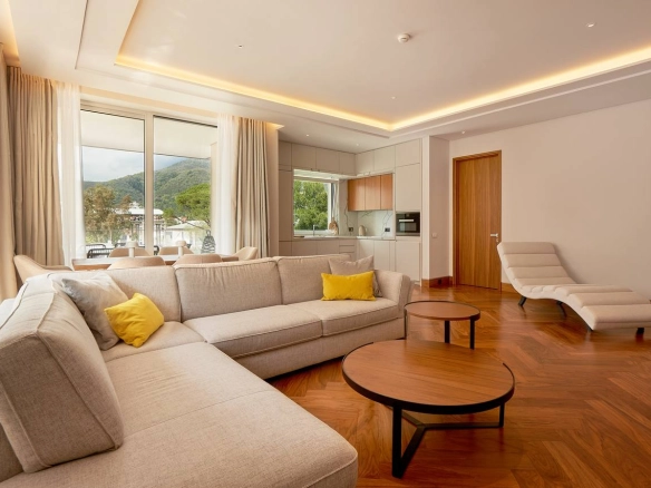 Dvosoban stan 136 m² – Tivat — fotografija 3