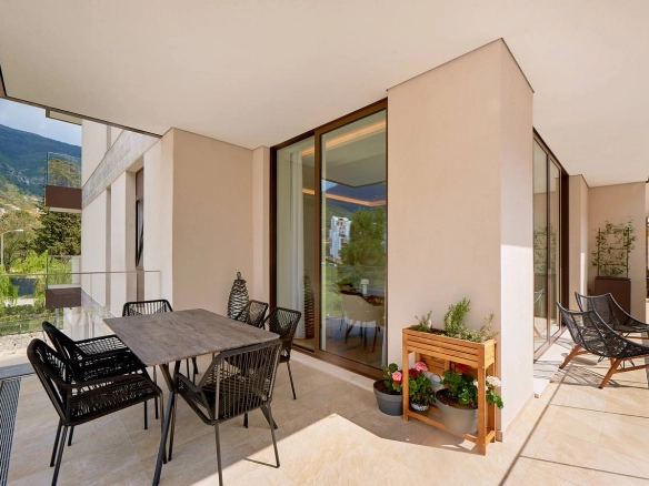 Dvosoban stan 136 m² – Tivat — fotografija 6
