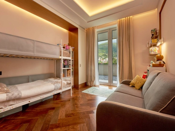 Dvosoban stan 136 m² – Tivat — fotografija 7