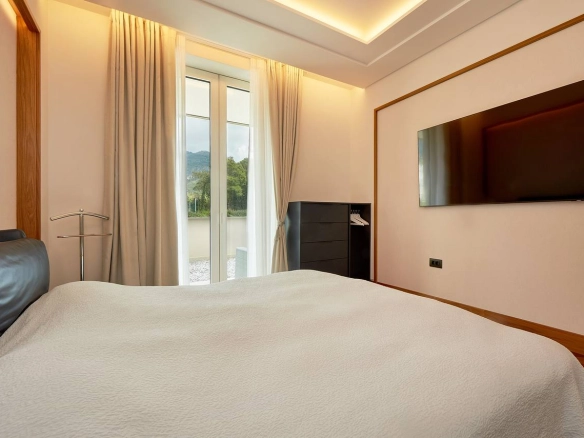 Dvosoban stan 136 m² – Tivat — fotografija 8