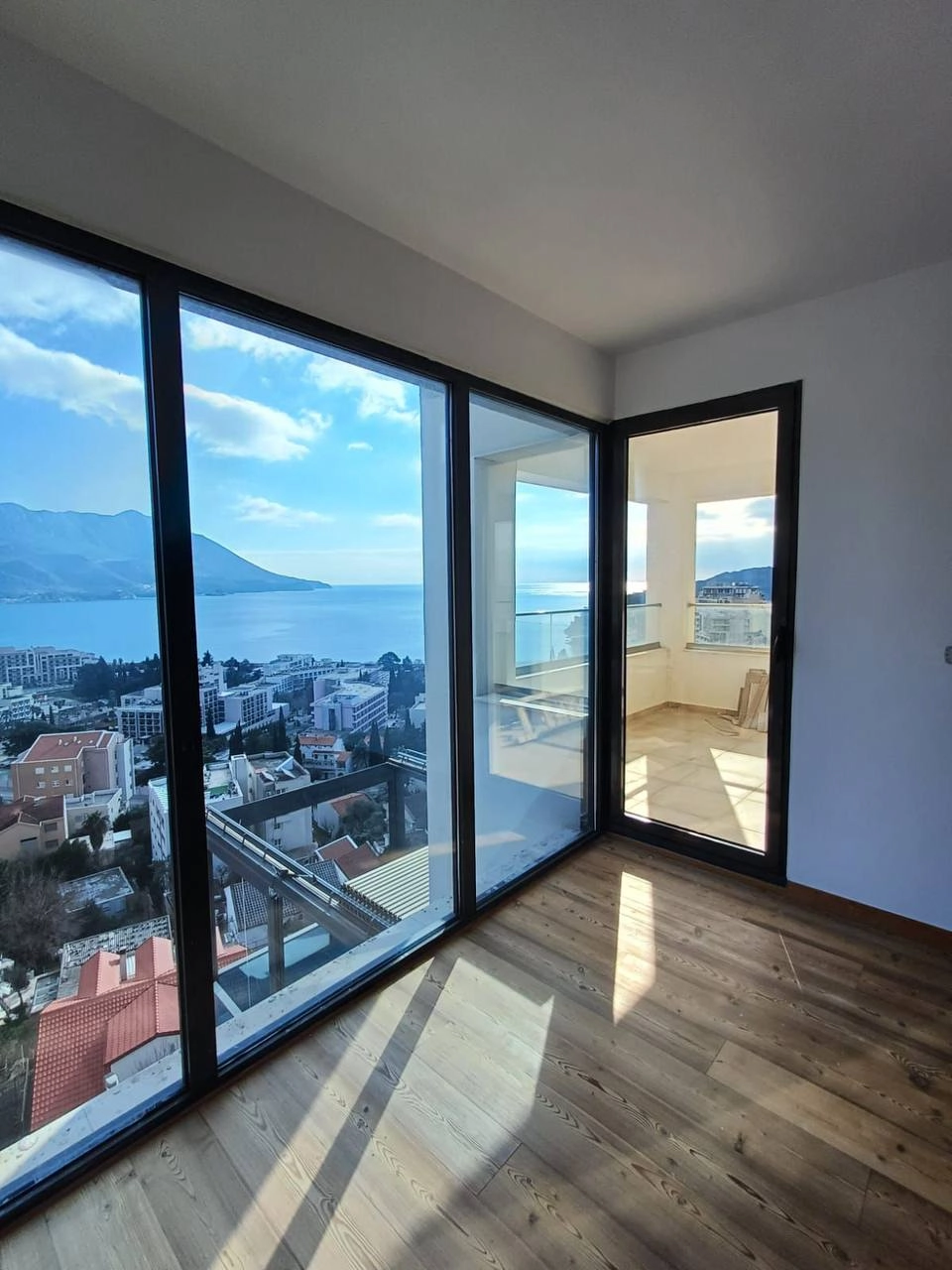 Trosoban-stan-sa-pogledom-na-more-Becici-Budva-1 Trosoban stan 92 m² – Bečići, Budva — fotografija 2