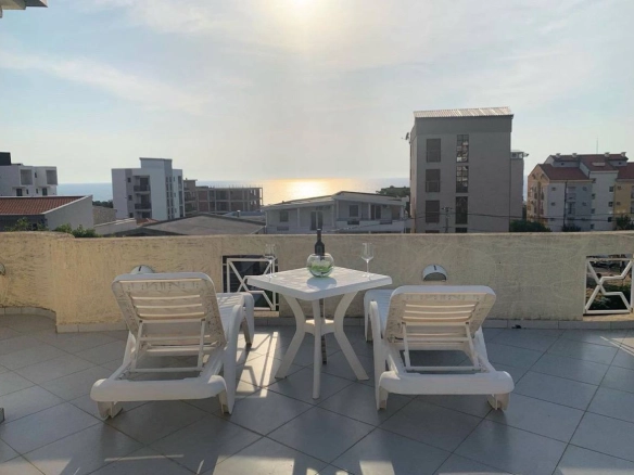 Hotel 220 m² – Dobra Voda, Bar — fotografija 2
