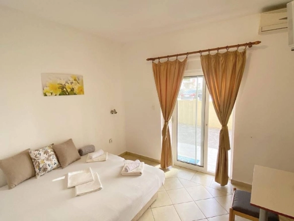 Hotel 220 m² – Dobra Voda, Bar — fotografija 5