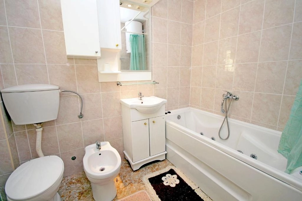 Kuca-sa-bazenom-u-Rezevicima-Budva-6 Kuća 174 m² – Reževići, Budva — fotografija 7