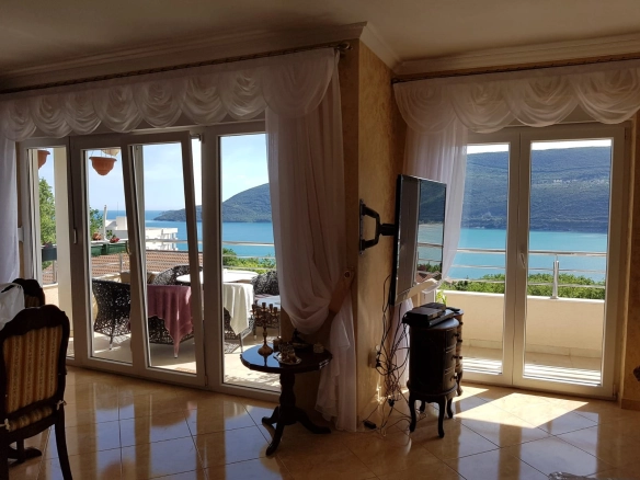 Dvosoban stan 112 m² – Herceg Novi — fotografija 3