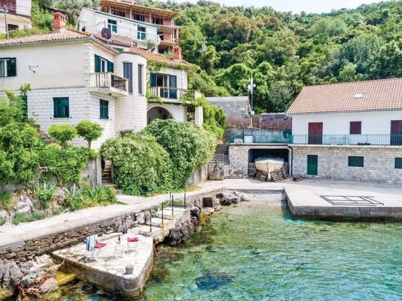 Kamena kuća uz more u Rosama, Herceg Novi — fotografija 2