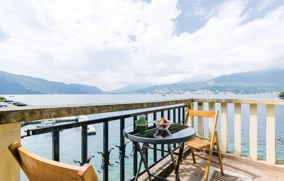 Kamena-kuca-uz-more-u-Rosama-Herceg-Novi-2 Kamena kuća uz more u Rosama, Herceg Novi — fotografija 3