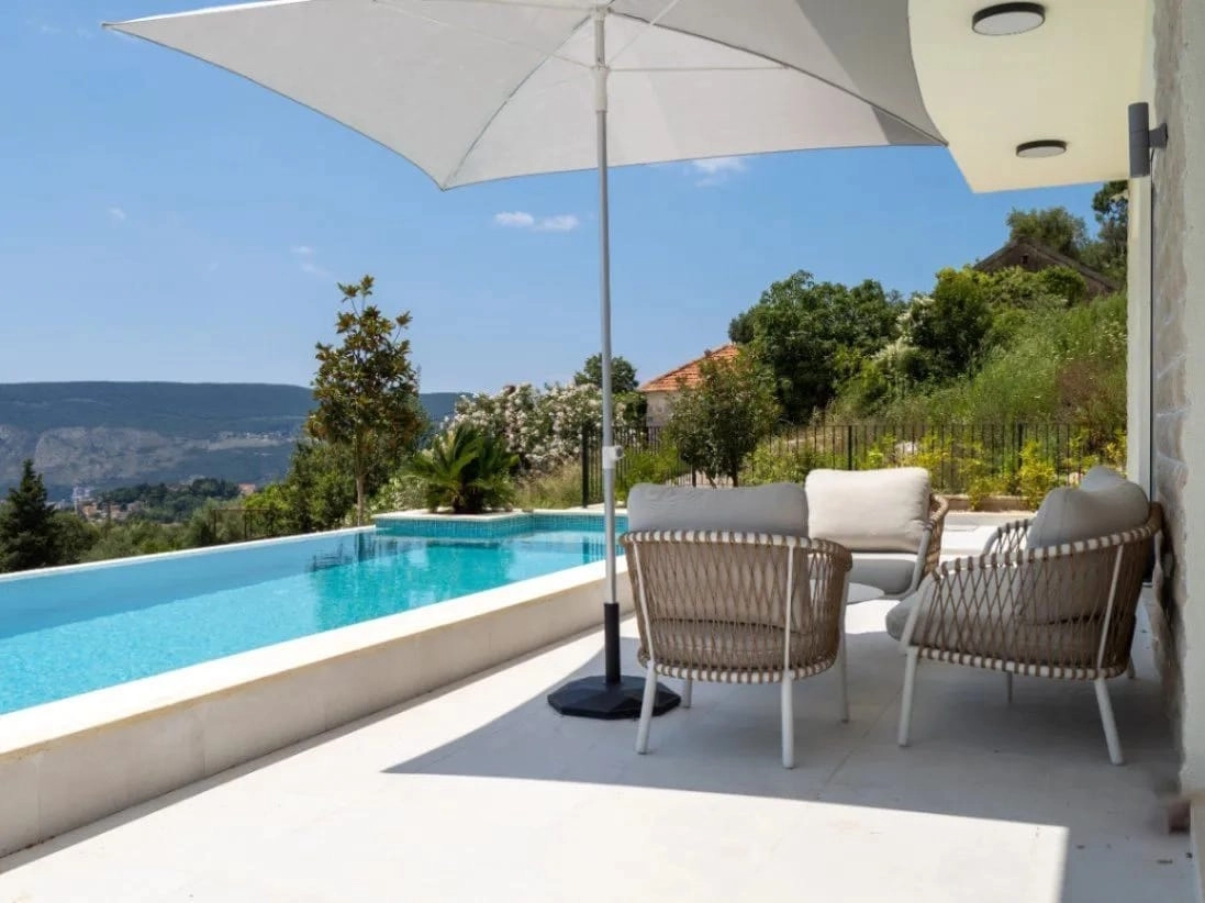 Kuca-sa-bazenom-i-dvoristem-Herceg-Novi-2 Kuća 320 m² – Podi, Herceg Novi — fotografija 3