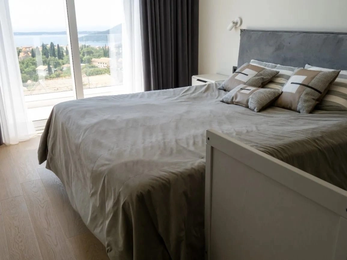 Kuca-sa-bazenom-i-dvoristem-Herceg-Novi-6 Kuća 320 m² – Podi, Herceg Novi — fotografija 7