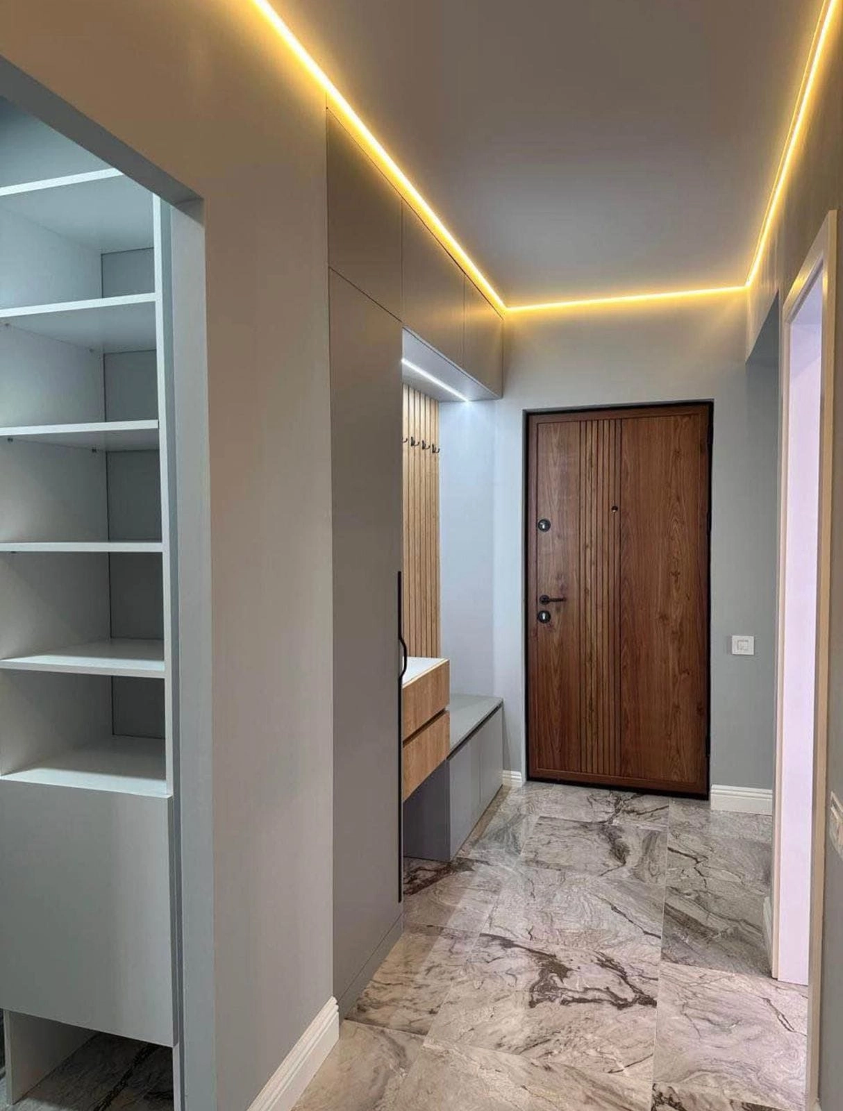 Penthaus-sa-terasom-i-pogledom-na-more-Tivat-7 Dvosoban stan 68 m² – Mažina, Tivat — fotografija 8
