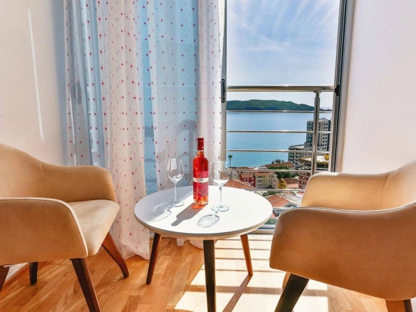 Dvosoban stan 90 m² – Rafailovići, Budva — fotografija 3