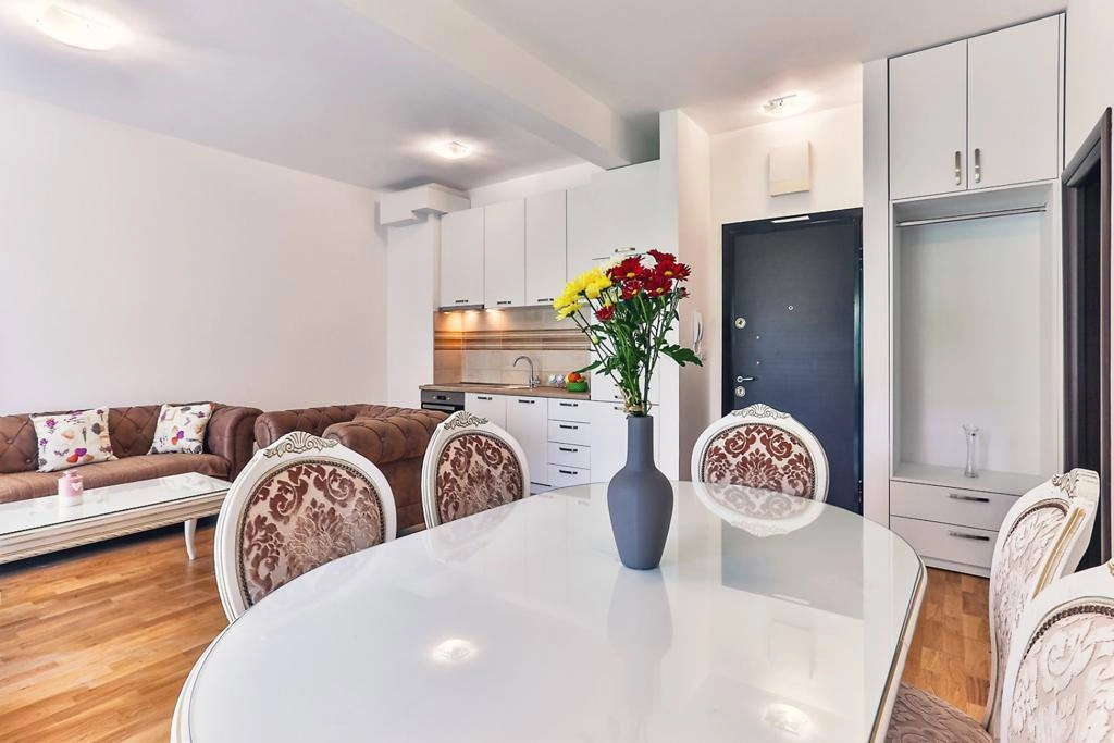 Dvosoban-stan-s-pogledom-na-more-Rafailovici-Budva-3 Dvosoban stan 90 m² – Rafailovići, Budva — fotografija 4