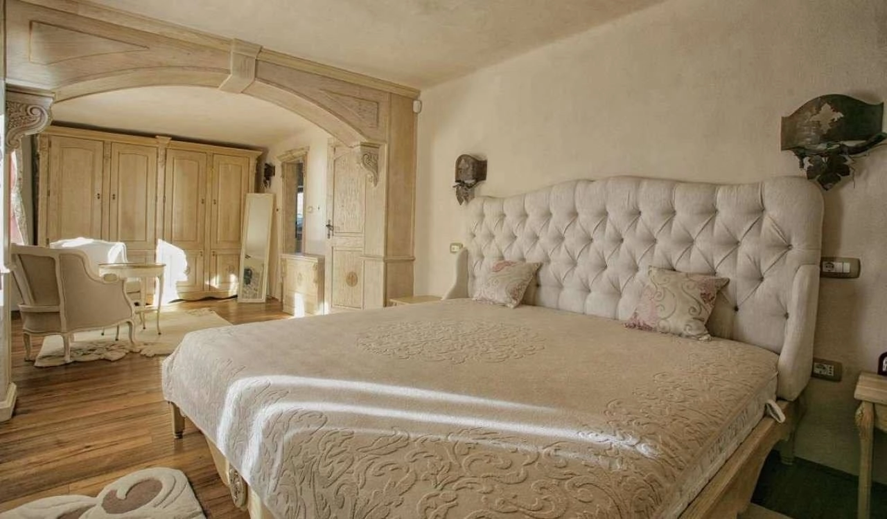 Kamena-kuca-sa-bazenom-i-pogledom-na-more-Skocidjevojka-Budva-7 Kuća 256 m² – Skočiđevojka, Budva — fotografija 8