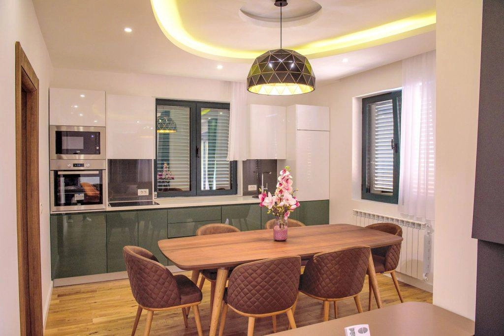 Kamena-kuca-sa-bazenom-na-Lustici-Herceg-Novi-4 Kuća 320 m² – Herceg Novi — fotografija 5