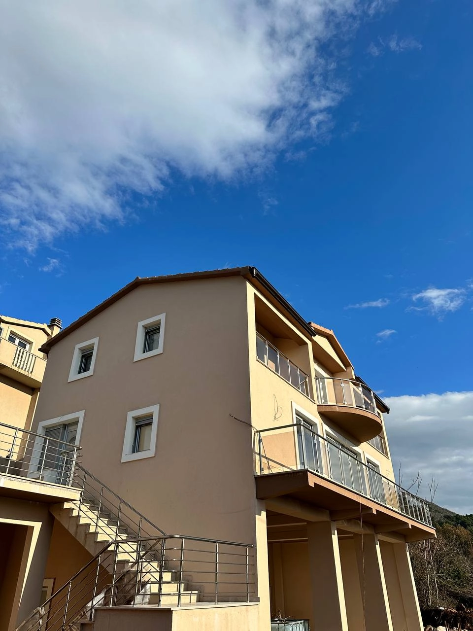 Nova-trospratna-kuca-u-Lustici-Herceg-Novi-1 Kuća 300 m² – Herceg Novi — fotografija 2