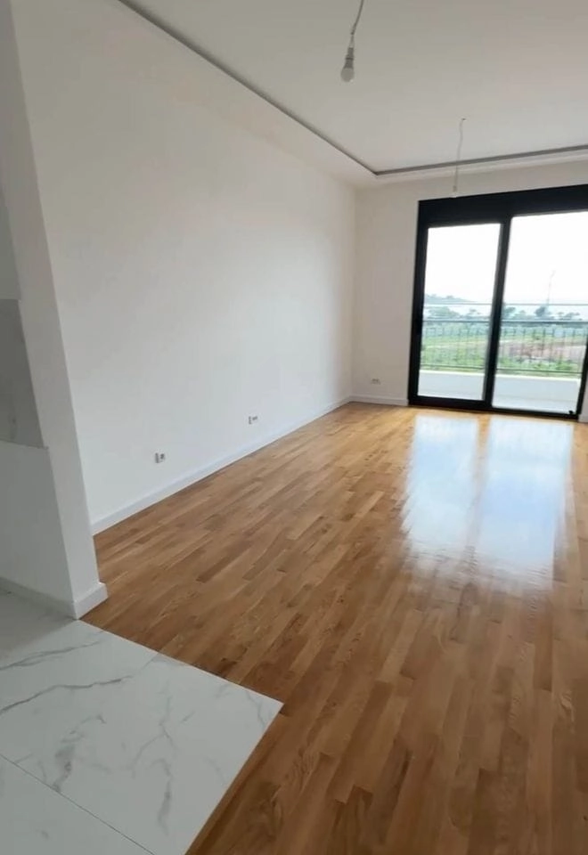 Jednosoban-stan-sa-pogledom-na-more-u-centru-Bara-1 Jednosoban stan 51 m² – Bar — fotografija 2