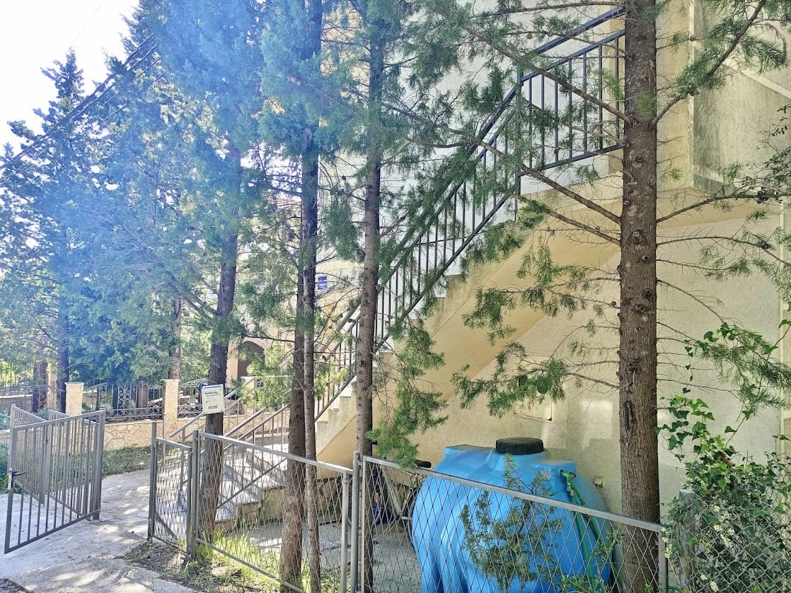 Dvospratna-kuca-sa-dvoristem-u-Sutomoru-Bar-1 Kuća 104 m² – Sutomore, Bar — fotografija 2