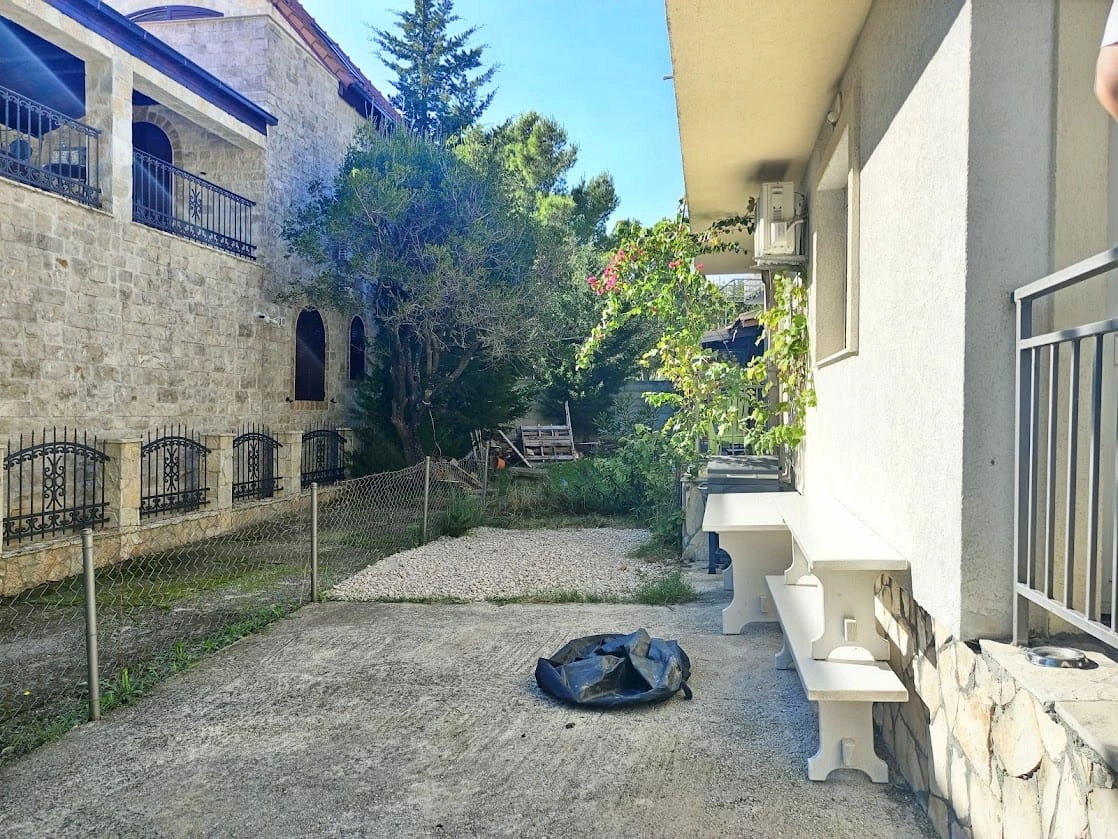 Dvospratna-kuca-sa-dvoristem-u-Sutomoru-Bar-3 Kuća 104 m² – Sutomore, Bar — fotografija 4