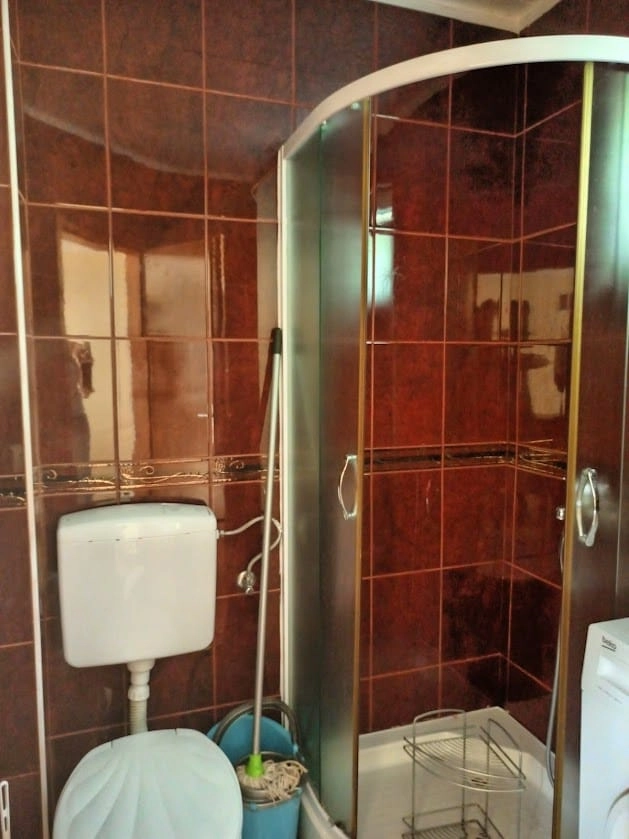 Dvospratna-kuca-sa-dvoristem-u-Sutomoru-Bar-9 Kuća 104 m² – Sutomore, Bar — fotografija 10