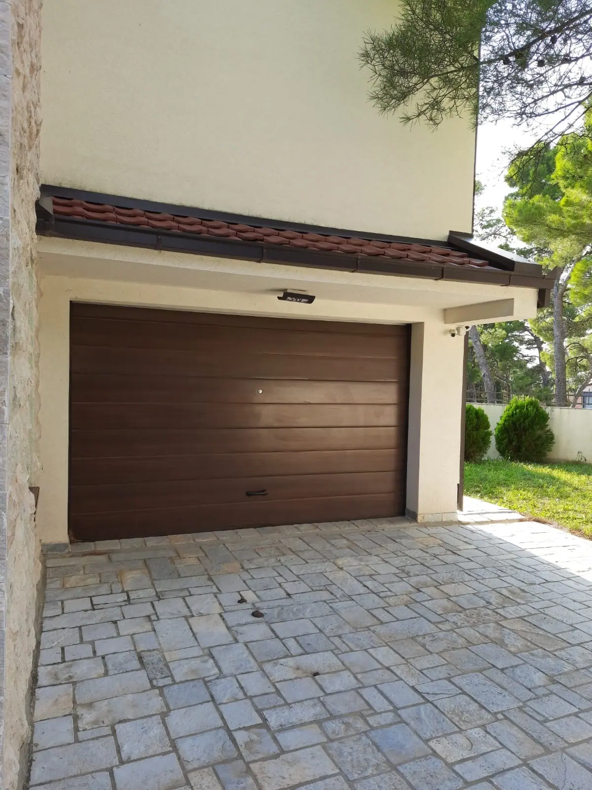 Kuca-sa-bazenom-i-dvoristem-u-Susnju-Bar-2 Kuća 184 m² – Šušanj, Bar — fotografija 3