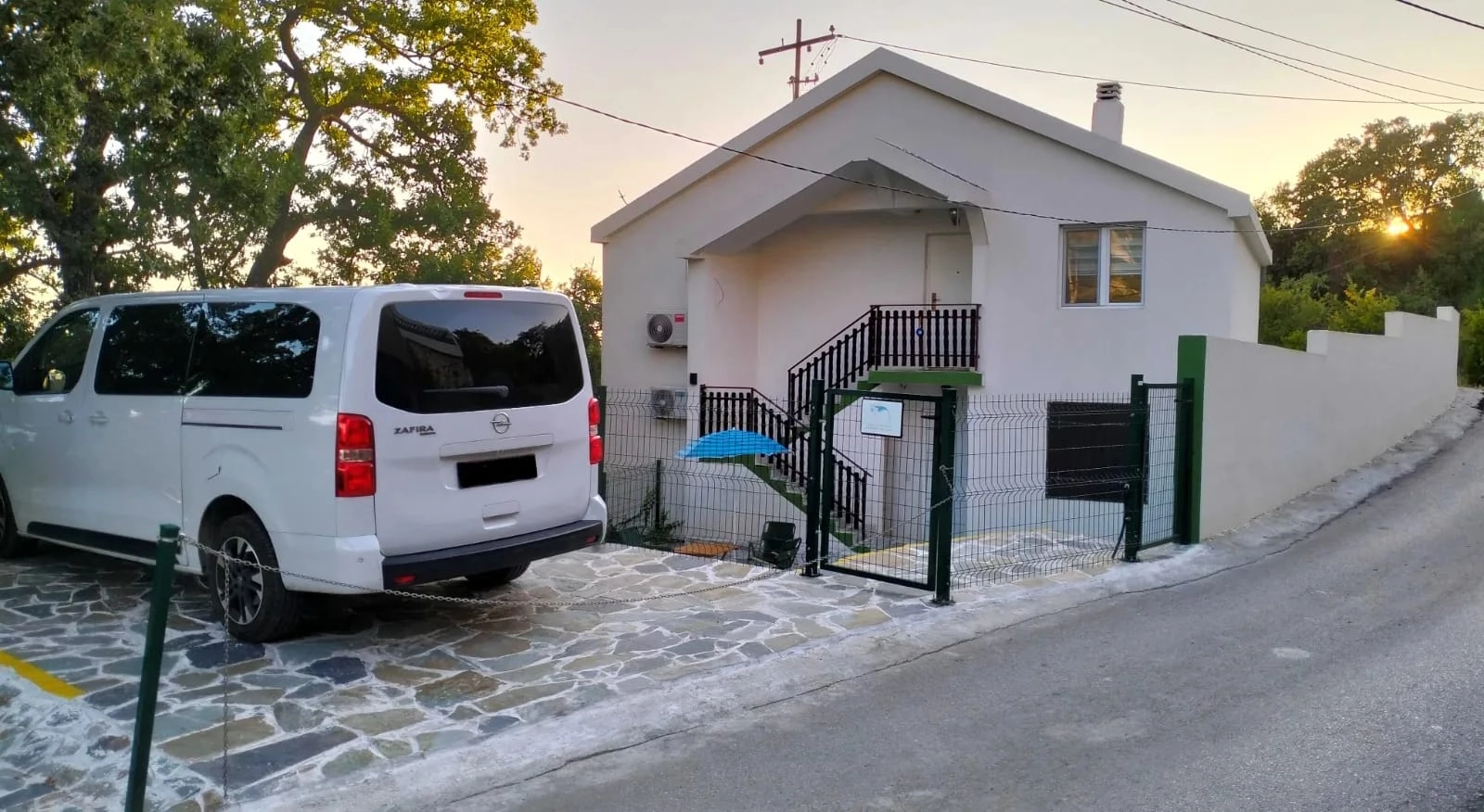 Dvospratna-kuca-sa-dvoristem-na-Susnju-Bar Dvospratna kuća sa dvorištem na Šušnju