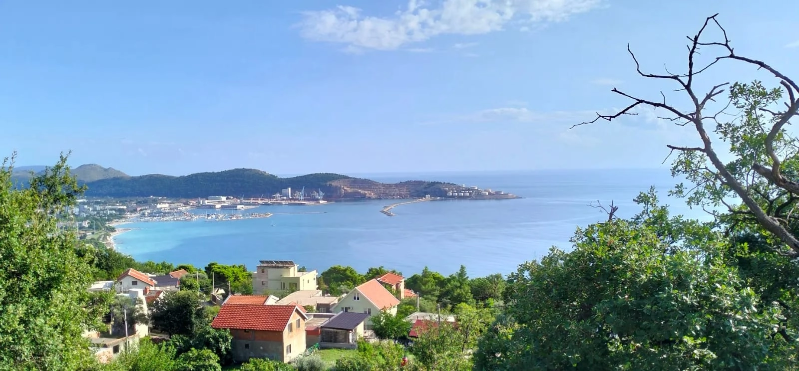 Dvospratna-kuca-sa-dvoristem-na-Susnju-Bar-1 Kuća 101 m² – Šušanj, Bar — fotografija 2