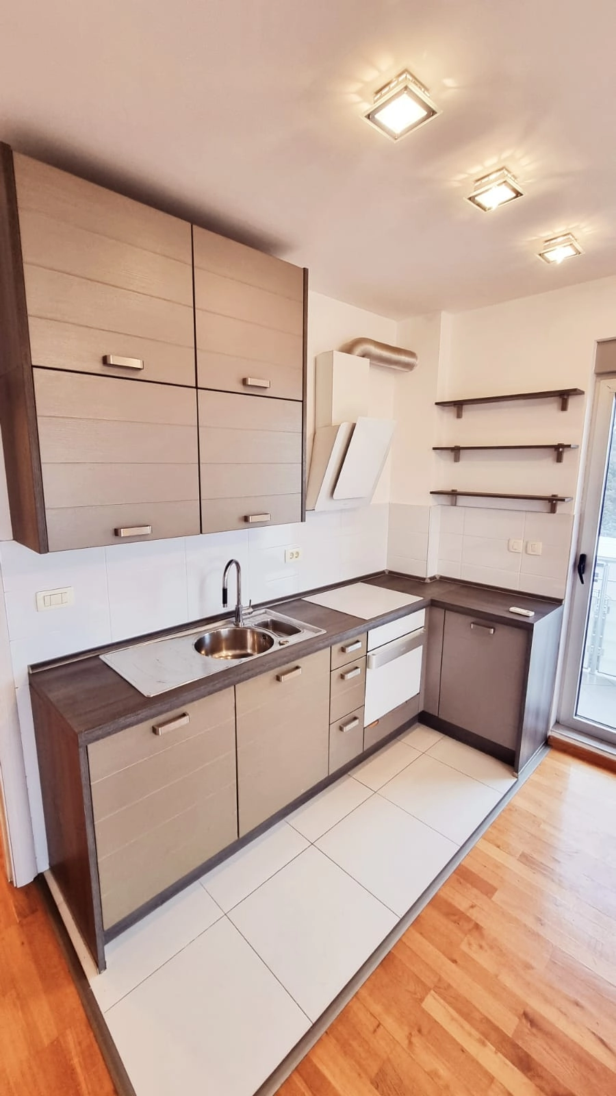 Dvosoban-stan-sa-studiom-i-garazom-Becici-Budva-3 Dvosoban stan 83 m² – Bečići, Budva — fotografija 4