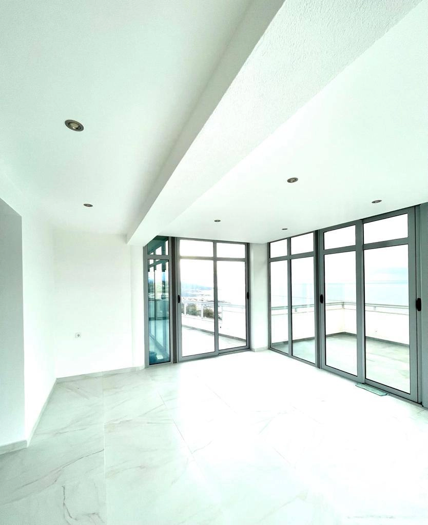 Penthaus-sa-terasom-i-pogledom-na-more-Dobra-Voda-Bar-7 Trosoban stan 241 m² – Dobra Voda, Bar — fotografija 8