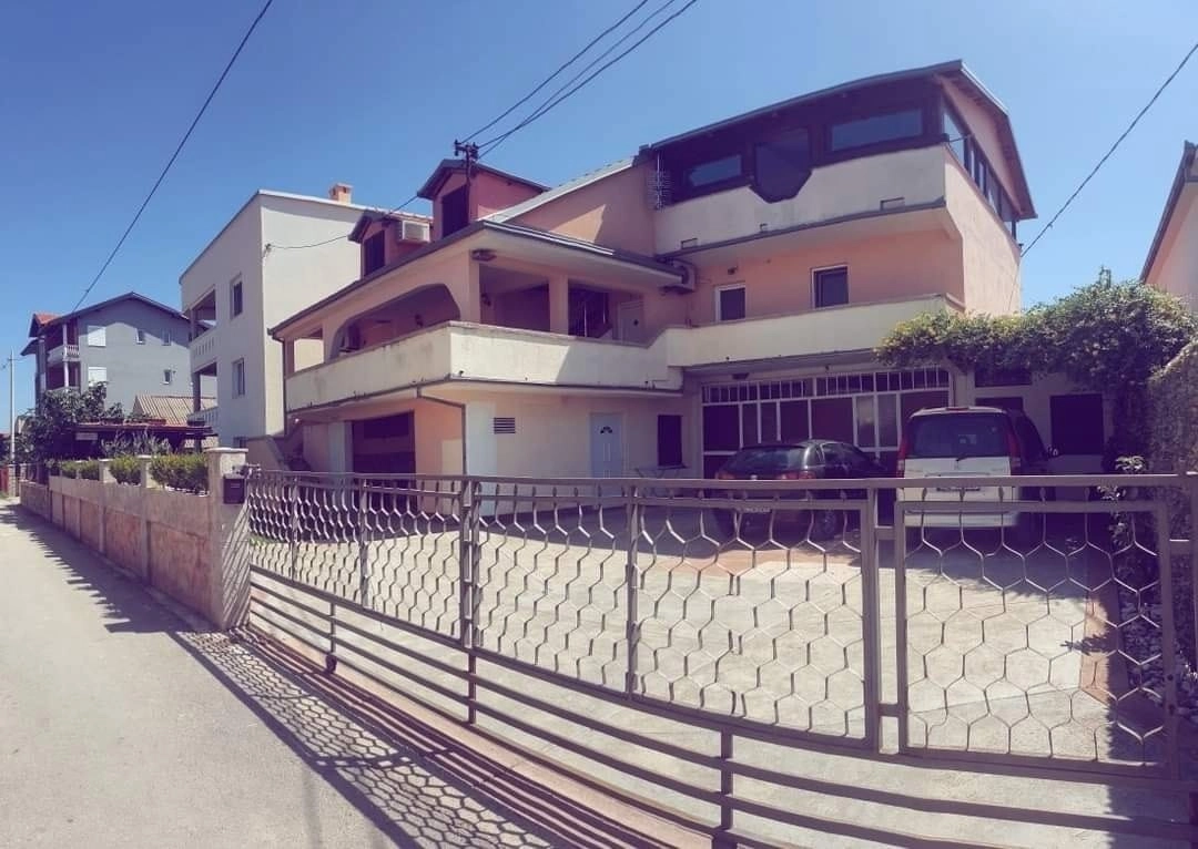 Kuca-sa-apartmanima-u-Donjem-Stoju-Ulcinj Kuća sa apartmanima u Donjem Stoju