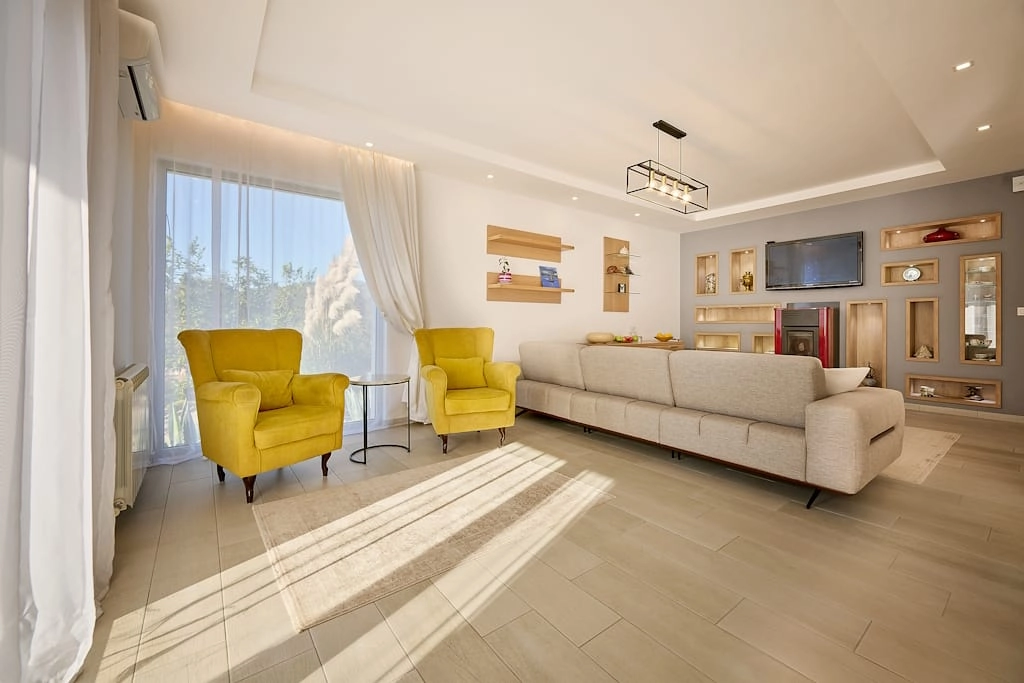 Kuca-sa-dizajnerskom-fasadom-u-Krimovici-Kotor-4 Kuća 200 m² – Krimovica, Kotor — fotografija 5