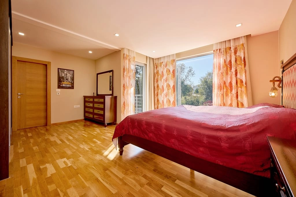 Kuca-sa-dizajnerskom-fasadom-u-Krimovici-Kotor-7 Kuća 200 m² – Krimovica, Kotor — fotografija 8