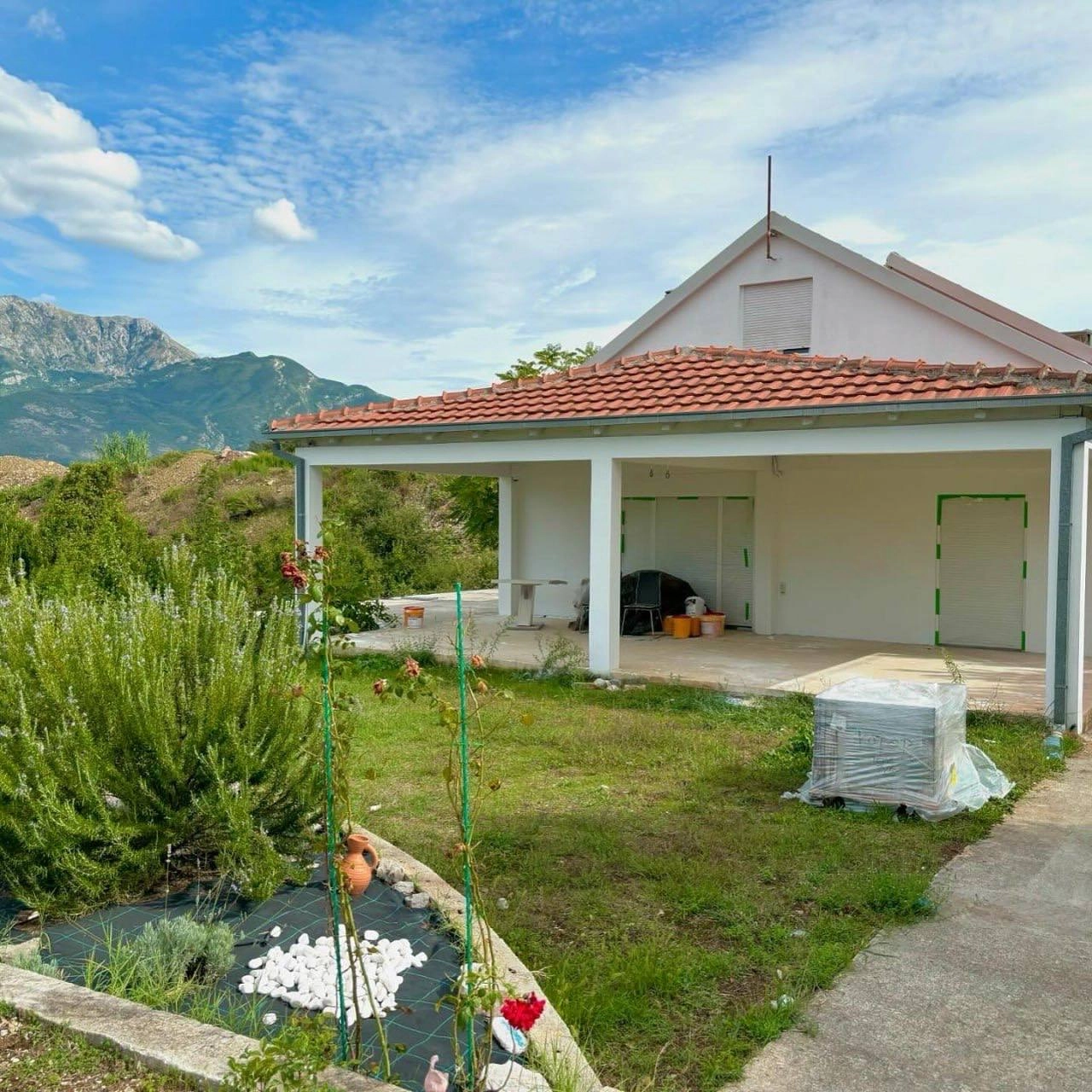Dvospratna-kuca-s-placom-u-Vranovicima-Kotor Dvospratna kuća s placom u Vranovićima
