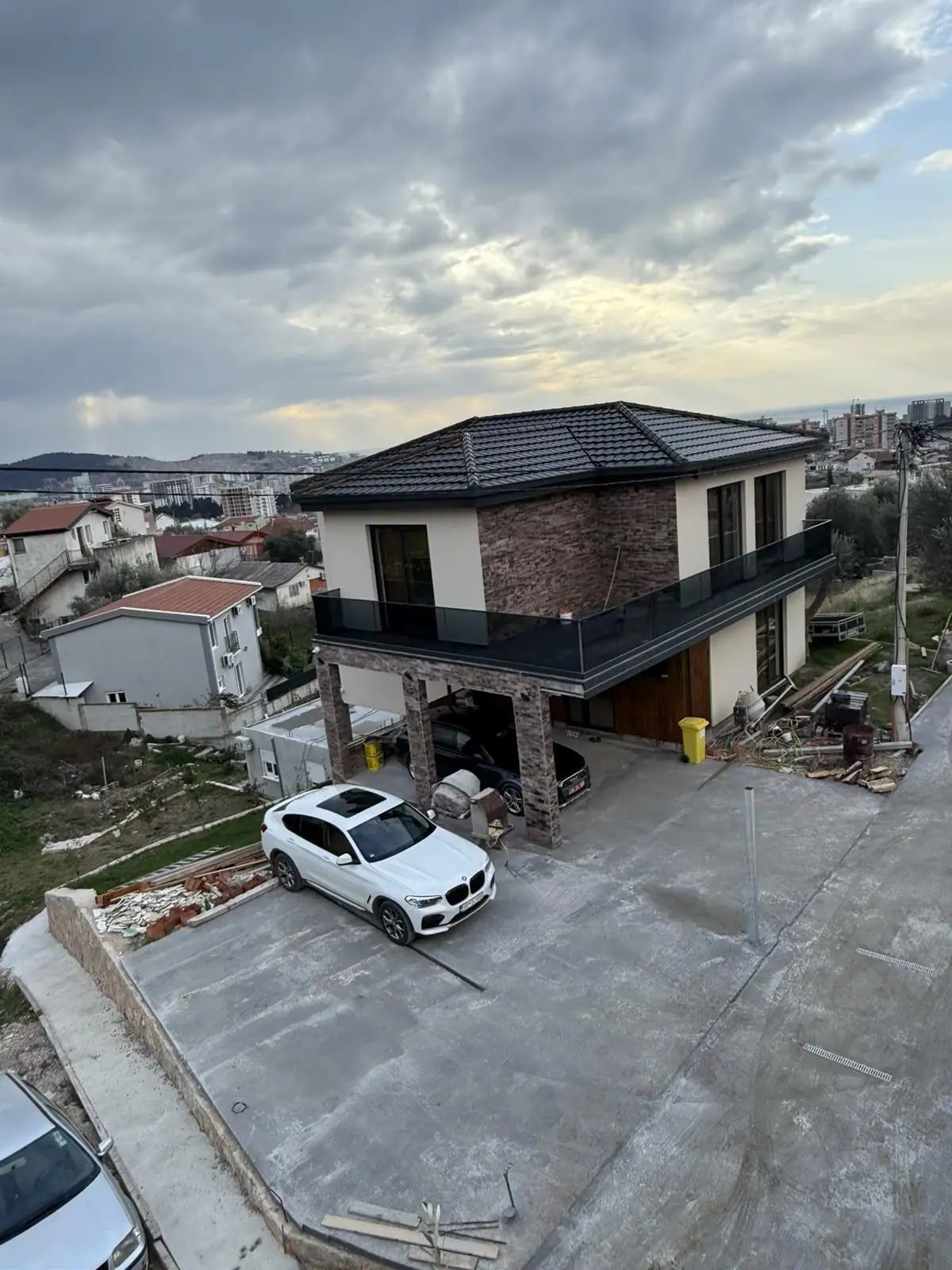 Kuca-sa-bazenom-i-pogledom-na-more-Bjelisi-Bar Kuća sa bazenom i pogledom na more