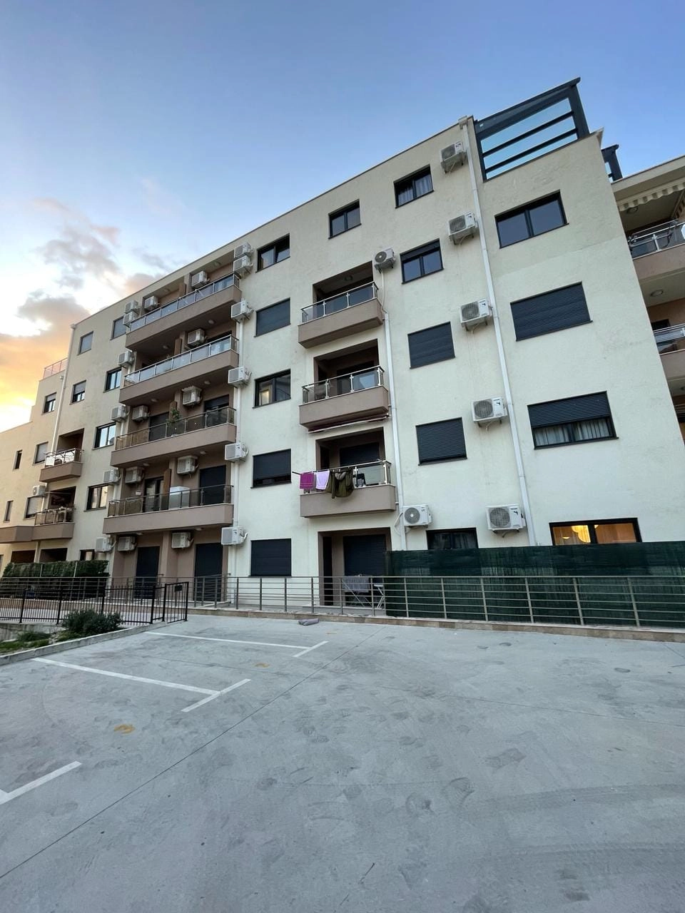 Dvosoban-stan-u-novogradnji-pored-HDL-a-Budva-1 Dvosoban stan 53 m² – Budva — fotografija 2