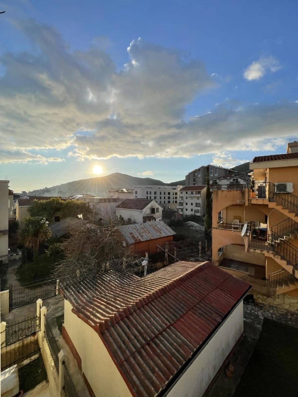 Dvosoban-stan-u-novogradnji-pored-HDL-a-Budva-2 Dvosoban stan 53 m² – Budva — fotografija 3